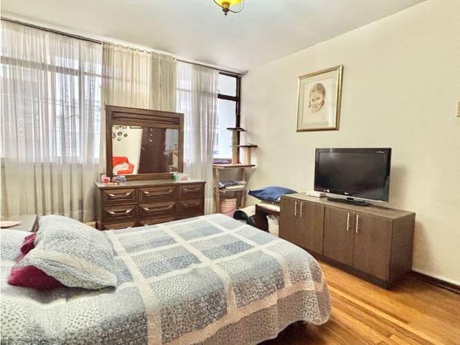 Casa de 6 alcobas en venta en Santa Barbara Oriental, Bogotá, 268 m² · foto 11 de 23