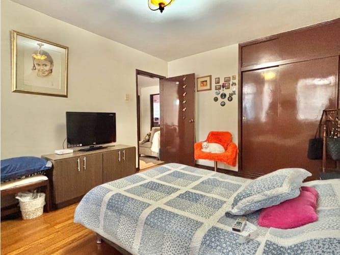 Casa de 6 alcobas en venta en Santa Barbara Oriental, Bogotá, 268 m² · foto 12 de 23