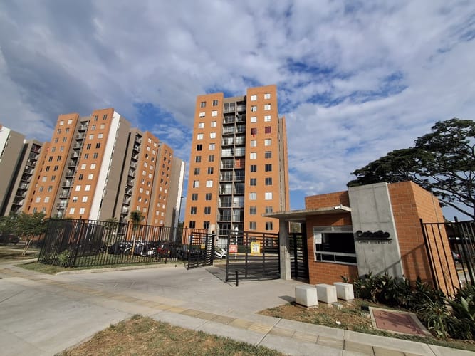 Apartamento de 3 alcobas en arriendo en Ciudad Melendez, Cali, 70 m² · foto 1 de 24