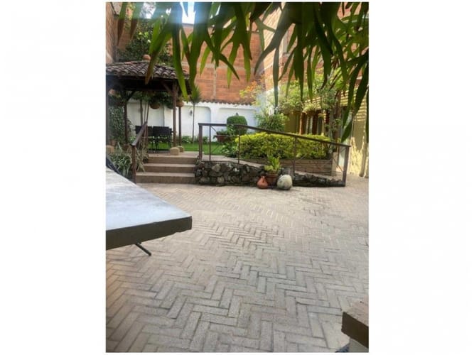 Apartamento de 6 alcobas en venta en La Castellana, Medellín, 398 m² · foto 2 de 20