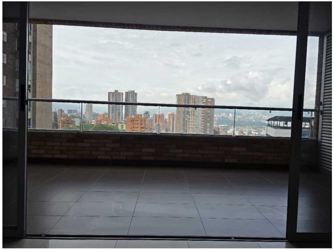 Apartamento de 3 alcobas en venta en Transversal Inferior, Medellín, 125 m² · foto 2 de 13