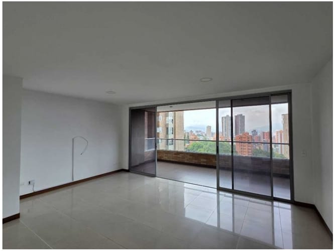 Apartamento de 3 alcobas en venta en Transversal Inferior, Medellín, 125 m² · foto 12 de 13