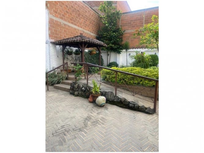 Apartamento de 6 alcobas en venta en La Castellana, Medellín, 398 m² · foto 18 de 20