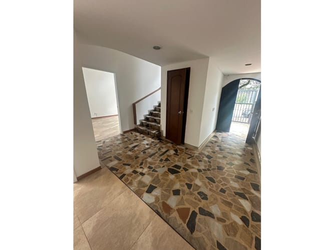 Casa de 3 alcobas en arriendo en Chico, Bogotá, 226 m² · foto 3 de 20