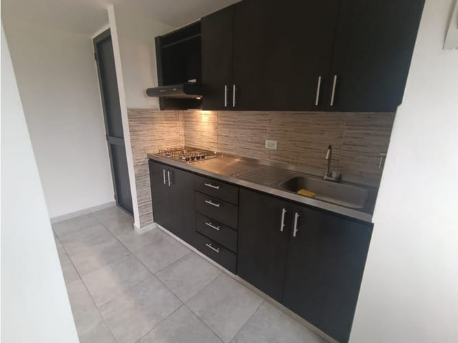 Apartamento de 3 alcobas en arriendo en Centro, Bello, 58 m² · foto 2 de 13