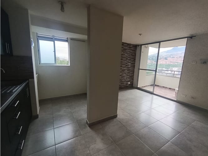 Apartamento de 3 alcobas en arriendo en Centro, Bello, 58 m² · foto 5 de 13