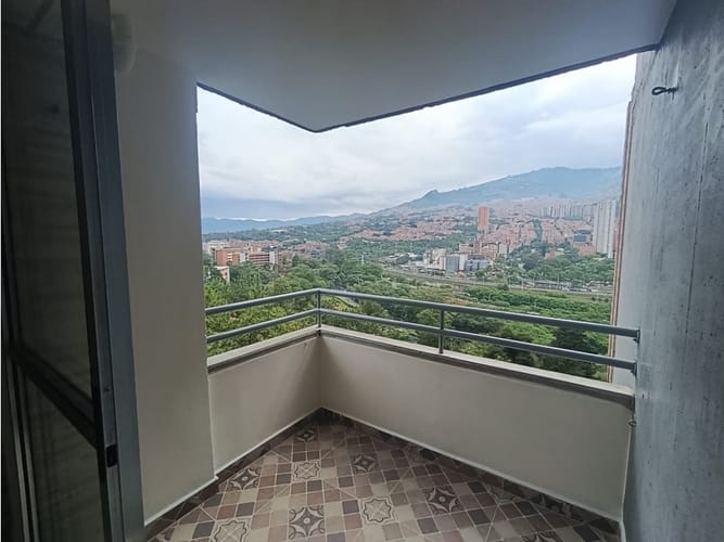 Apartamento de 3 alcobas en arriendo en Centro, Bello, 58 m² · foto 10 de 13
