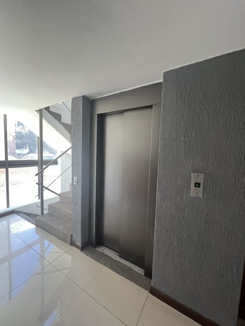 Apartaestudio en arriendo en Alcala, Bogotá, 34 m² · foto 2 de 17