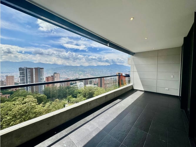Apartamento de 1 alcoba en venta en El Poblado, Medellín, 89 m² · foto 4 de 10