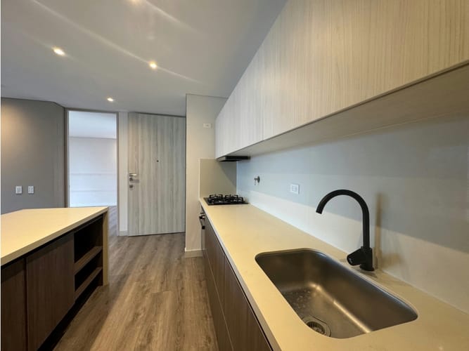 Apartamento de 1 alcoba en venta en El Poblado, Medellín, 89 m² · foto 6 de 10