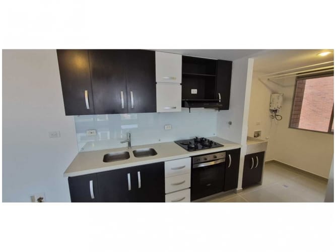 Apartamento de 3 alcobas en venta en Loma De Las Brujas, Envigado, 106 m² · foto 7 de 21
