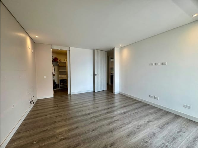 Apartamento de 1 alcoba en venta en El Poblado, Medellín, 89 m² · foto 8 de 10