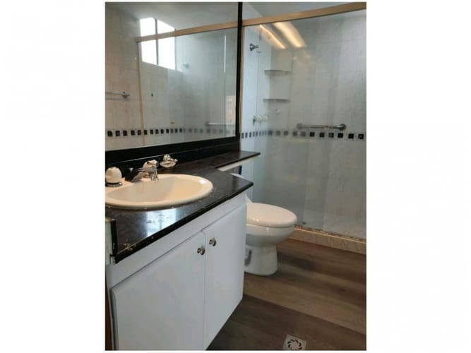 Apartamento de 3 alcobas en venta en El Poblado, Medellín, 95 m² · foto 8 de 10