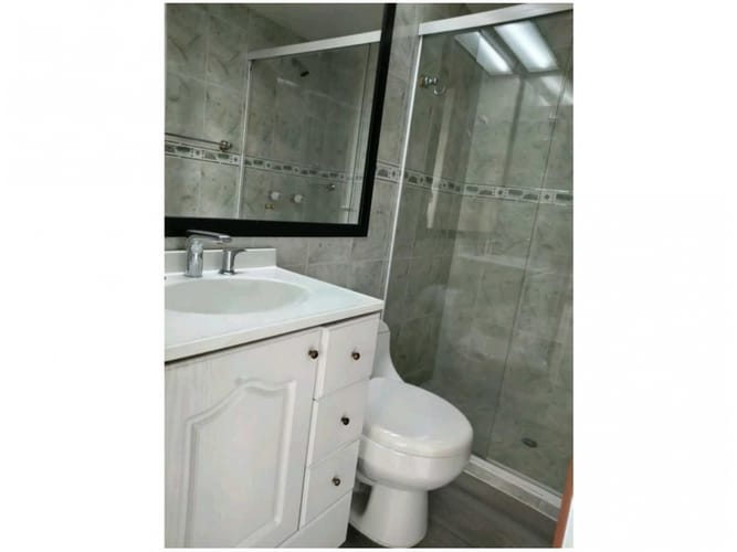 Apartamento de 3 alcobas en venta en El Poblado, Medellín, 95 m² · foto 9 de 10