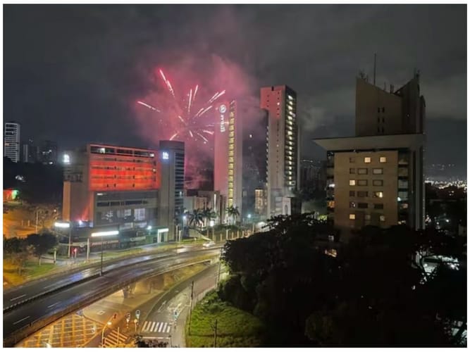 Apartamento de 1 alcoba en venta en Oviedo, Medellín, 52 m² · foto 10 de 21