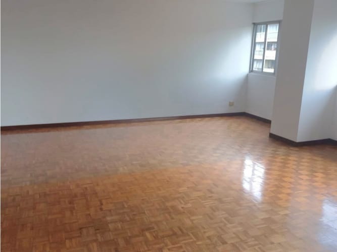 Apartamento de 3 alcobas en venta en Villanueva, Medellín, 175 m² · foto 1 de 11
