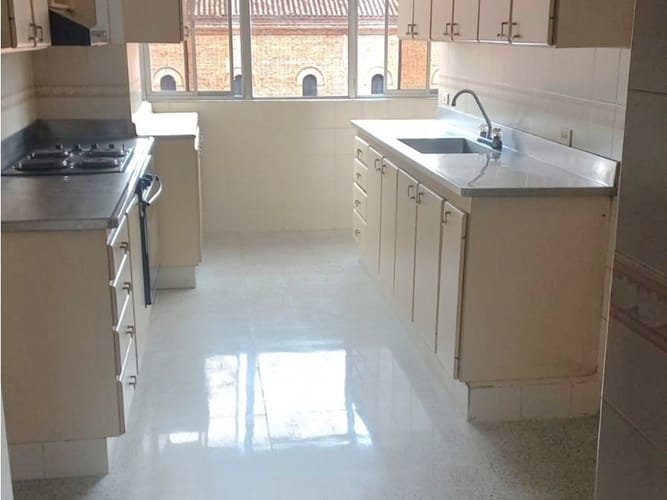 Apartamento de 3 alcobas en venta en Villanueva, Medellín, 175 m² · foto 10 de 11