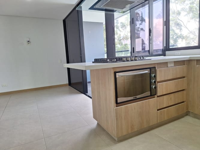 Apartamento de 3 alcobas en arriendo en Las Palmas, Medellín, 93 m² · foto 3 de 18