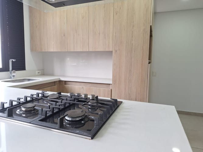 Apartamento de 3 alcobas en arriendo en Las Palmas, Medellín, 93 m² · foto 4 de 18