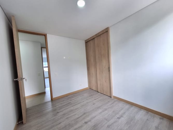 Apartamento de 3 alcobas en arriendo en Las Palmas, Medellín, 93 m² · foto 11 de 18
