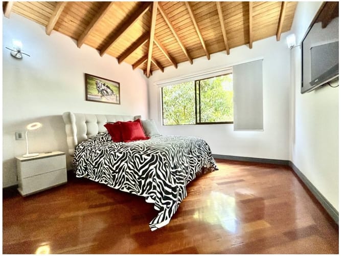 Casa de 3 alcobas en venta en Vía Las Palmas, Medellín, 290 m² · foto 18 de 20