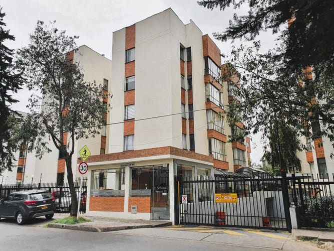 Apartamento de 3 alcobas en venta en Santa Teresa, Bogotá, 65 m² · foto 1 de 16