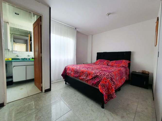 Apartamento de 3 alcobas en venta en Santa Teresa, Bogotá, 65 m² · foto 4 de 16