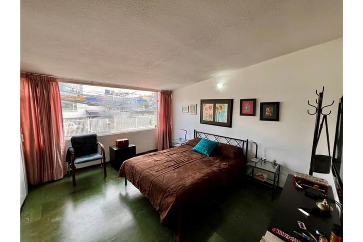 Casa de 6 alcobas en venta en La Castellana, Bogotá, 226 m² · foto 11 de 15