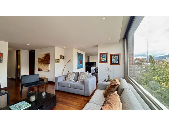 Apartamento de 3 alcobas en venta en El Virrey, Bogotá, 176 m² · foto 4 de 20