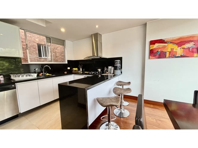 Apartamento de 3 alcobas en venta en El Virrey, Bogotá, 176 m² · foto 7 de 20