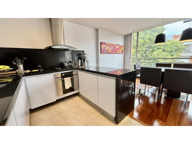 Apartamento de 3 alcobas en venta en El Virrey, Bogotá, 176 m² · foto 8 de 20