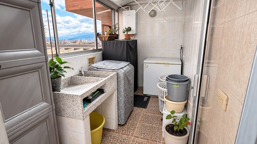 Apartamento de 3 alcobas en venta en Ciudad Salitre, Bogotá, 145 m² · foto 23 de 24