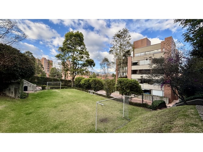 Apartamento de 4 alcobas en venta en Colina Campestre, Bogotá, 278 m² · foto 23 de 24