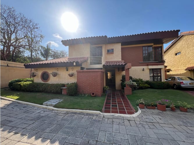 Casa de 3 alcobas en venta en Conjunto Residencial Villa Campestre, Barranquilla, 250 m² · foto 1 de 24