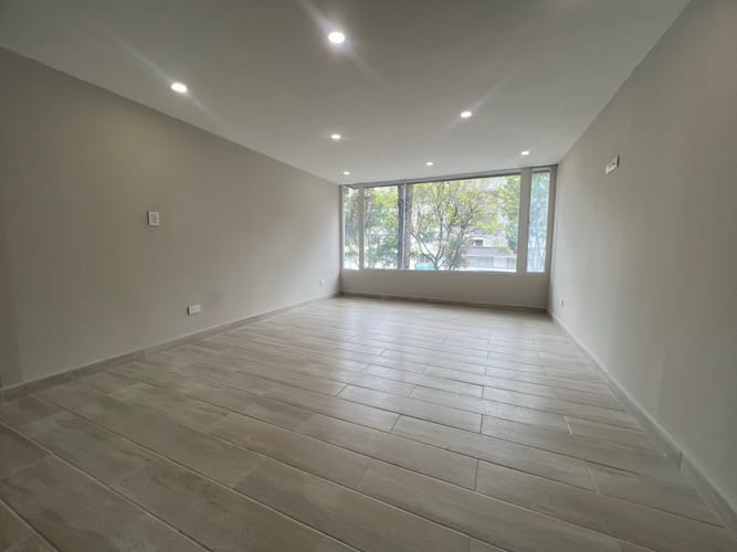 Apartamento de 1 alcoba en venta en Chicó Reservado, Bogotá, 60 m² · foto 2 de 10