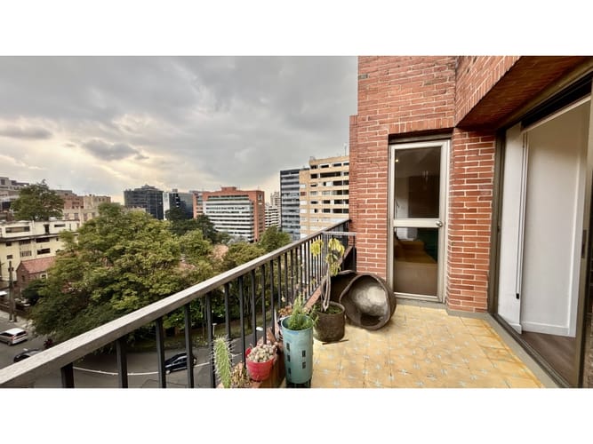 Apartamento de 3 alcobas en venta en Chapinero, Bogotá, 186 m² · foto 3 de 21
