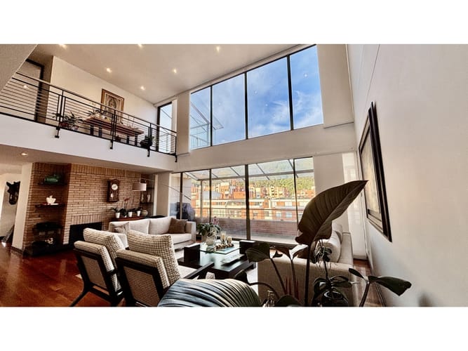 Apartamento de 3 alcobas en venta en Centro Comercial Palatino, Bogotá, 359 m² · foto 1 de 17