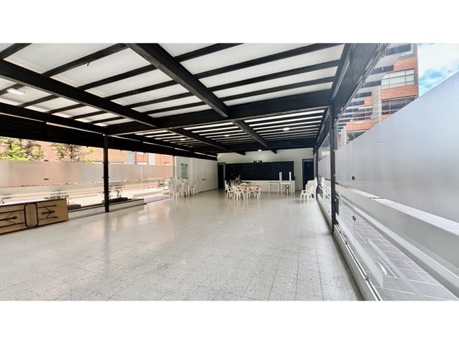Apartamento de 3 alcobas en venta en Centro Comercial Palatino, Bogotá, 359 m² · foto 16 de 17