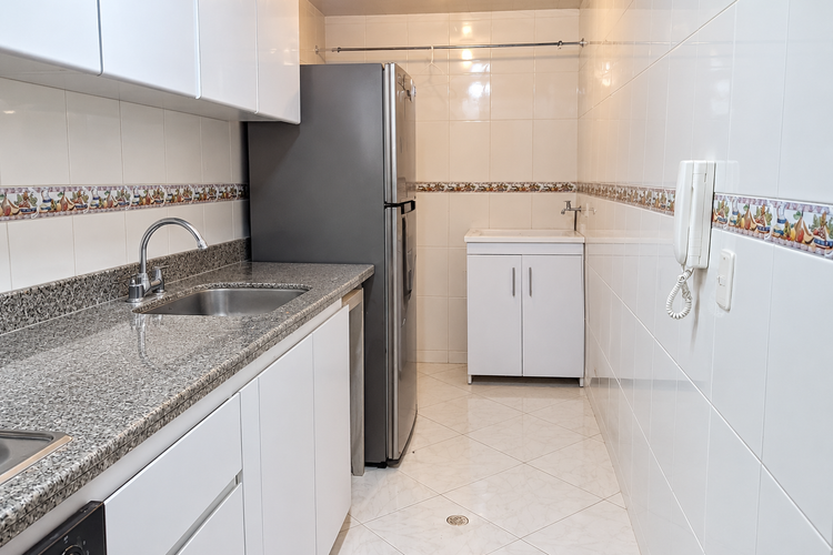 Apartamento de 3 alcobas en arriendo en Cedritos, Bogotá, 74 m² · foto 3 de 6