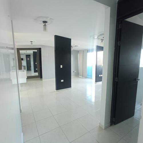 Apartamento de 3 alcobas en venta en Niza, Floridablanca, 101 m² · foto 3 de 23