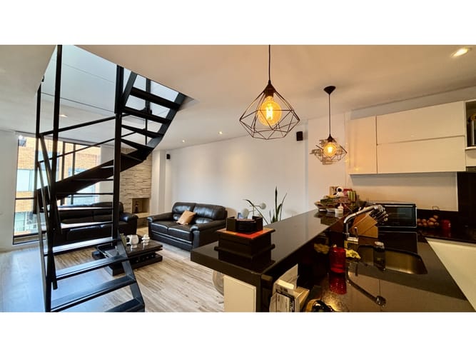 Apartamento de 2 alcobas en arriendo en Chicó Alto, Bogotá, 102 m² · foto 2 de 18