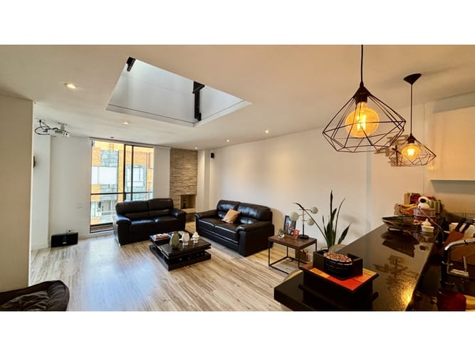 Apartamento de 2 alcobas en arriendo en Chicó Alto, Bogotá, 102 m² · foto 3 de 18