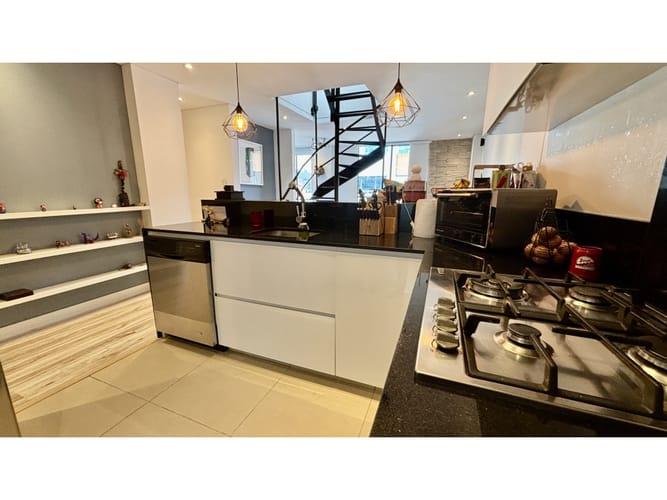 Apartamento de 2 alcobas en arriendo en Chicó Alto, Bogotá, 102 m² · foto 9 de 18