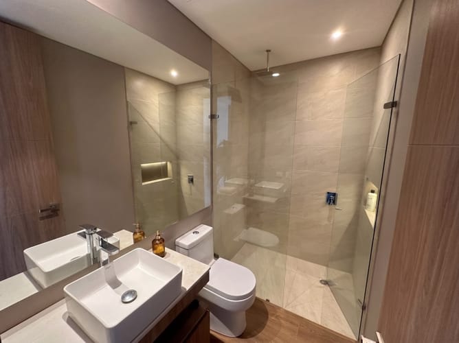 Apartamento de 2 alcobas en venta en Santa Barbara, Bogotá, 94 m² · foto 6 de 11