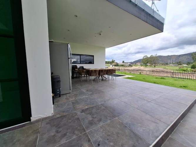 Casa de 6 alcobas en venta en Siberia, Cota, 780 m² · foto 2 de 24