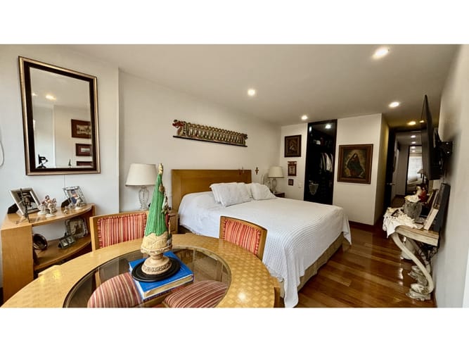 Apartamento de 2 alcobas en venta en Chico Norte, Bogotá, 189 m² · foto 13 de 17