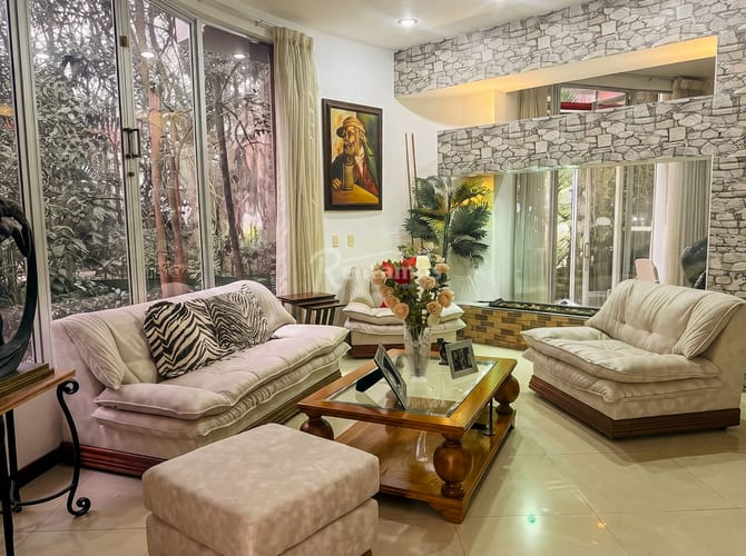 Casa de 6 alcobas en venta en San Jose, Envigado, 418 m² · foto 17 de 20