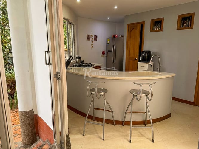 Casa de 6 alcobas en venta en San Jose, Envigado, 418 m² · foto 19 de 20