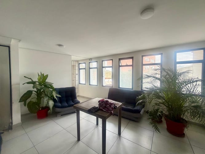 Casa de 13 alcobas en venta en Engativá, Bogotá, 347 m² · foto 2 de 24
