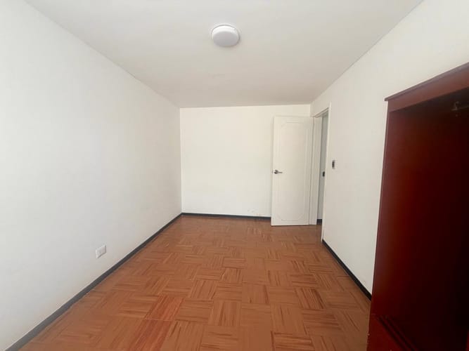 Casa de 13 alcobas en venta en Engativá, Bogotá, 347 m² · foto 14 de 24